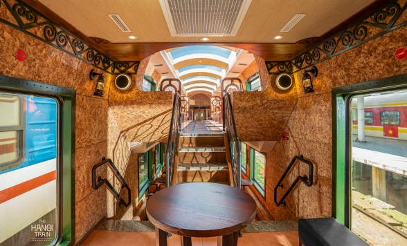 「THE HANOI TRAIN」乗車体験＋ミシュラン星受賞歴レストラン「Tam Vi」でディナーを堪能"HAN17"